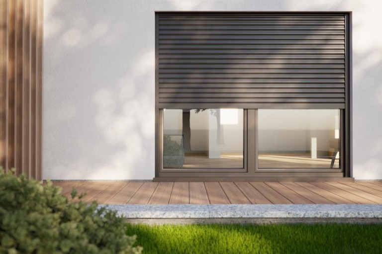 Baies vitrées : quel matériau choisir entre PVC, alu et bois ?